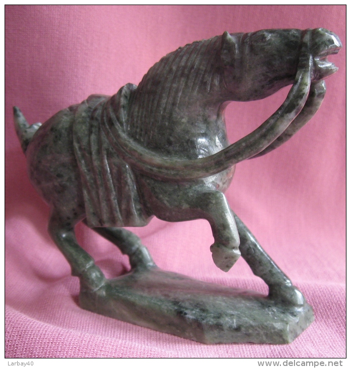 1 Statuette Cheval En Pierre - Autres & Non Classés