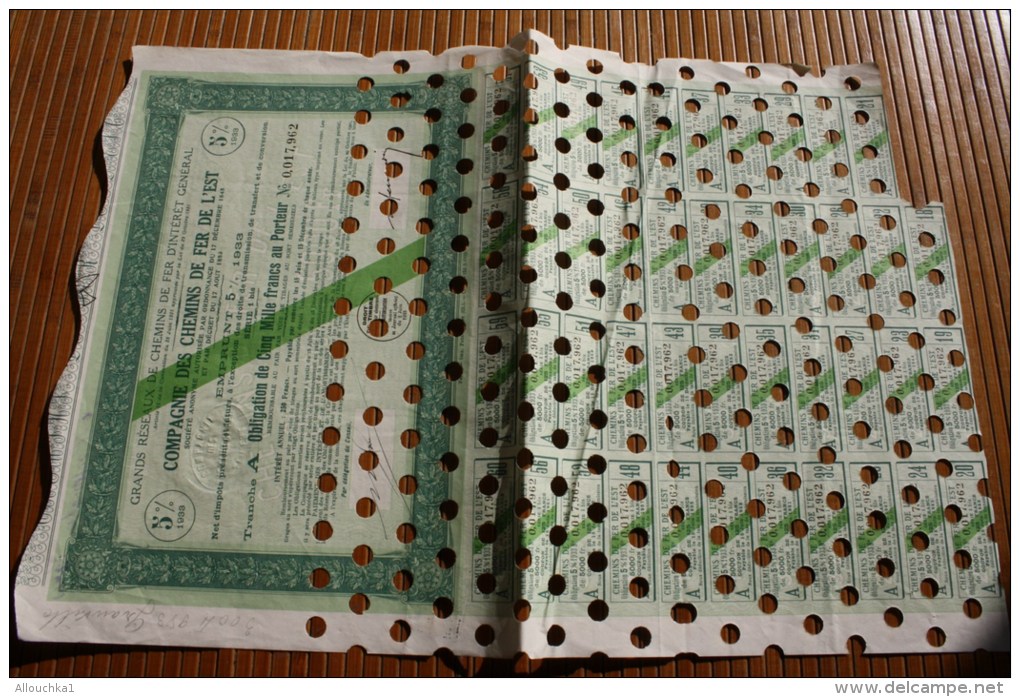 SNCF Compagnie Des Chemins De Fer De L'Est En. 5 % En 1933 Titre Action Perforées Perforations - Spoorwegen En Trams