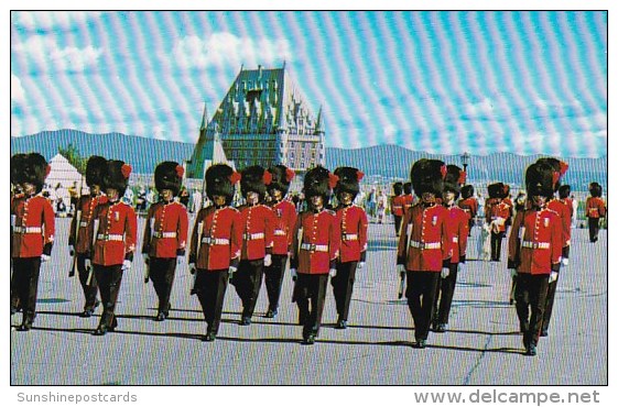 Canada Changing Of The Guard At La Citadelle Quebec  La Citadelle 1970 - Québec - La Citadelle