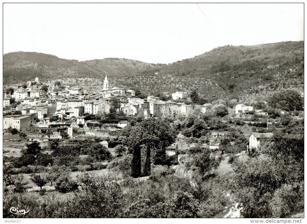 CPSM  CALLAS    Le Village  Et Ses Environs  Vu Du Ciel - Callas