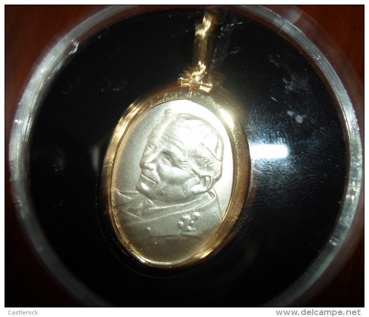 O) 2012 MEXICO,UNIT, VIRGIN OF GUADALUPE, GOLD PLATED AND SILVER, SMALL. - Necklaces/Chains