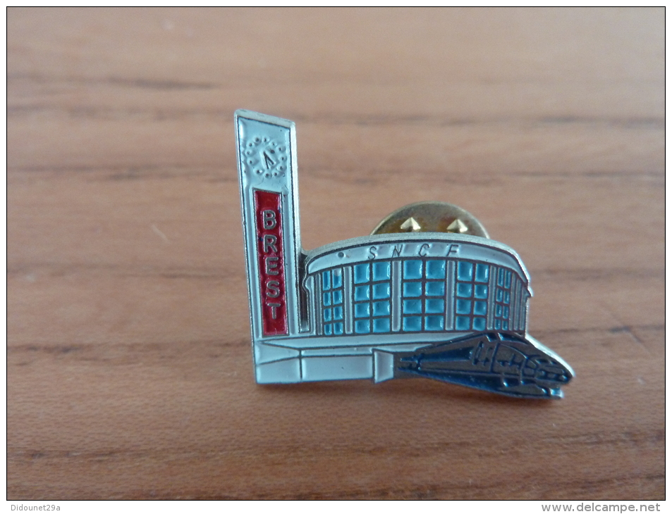 Pin´s "gare SNCF De BREST (29)" (TGV) - TGV