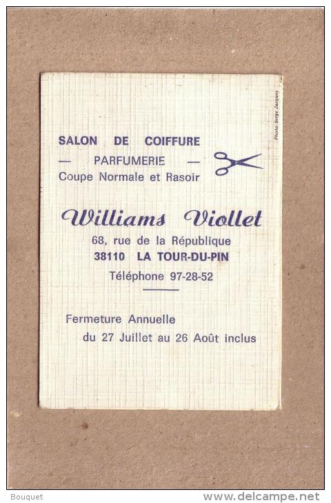 CALENDRIER - ISERE - LA TOUR DU PIN - SALON DE COIFFURE - FEMME SEIN NU -  WILLIAMS VIOLLET - 1985 - Petit Format : 1981-90