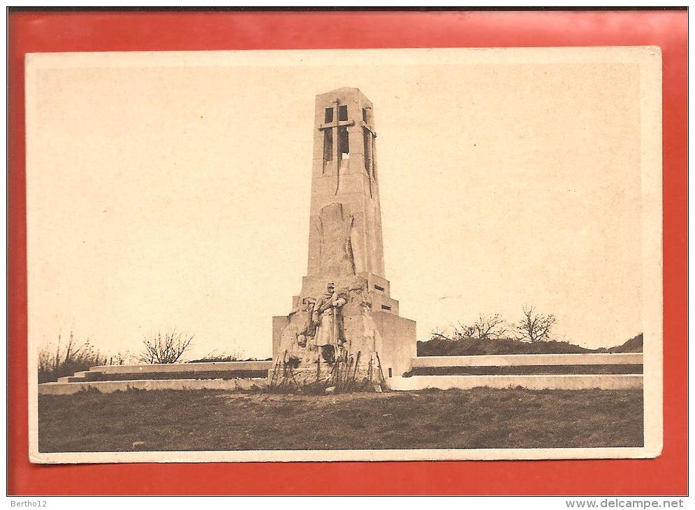 Vauquois  Monumentélevé A La Mémoire Des Poilus - Monuments Aux Morts