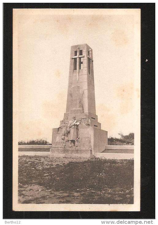 Vauquois Le Phare - Monuments Aux Morts