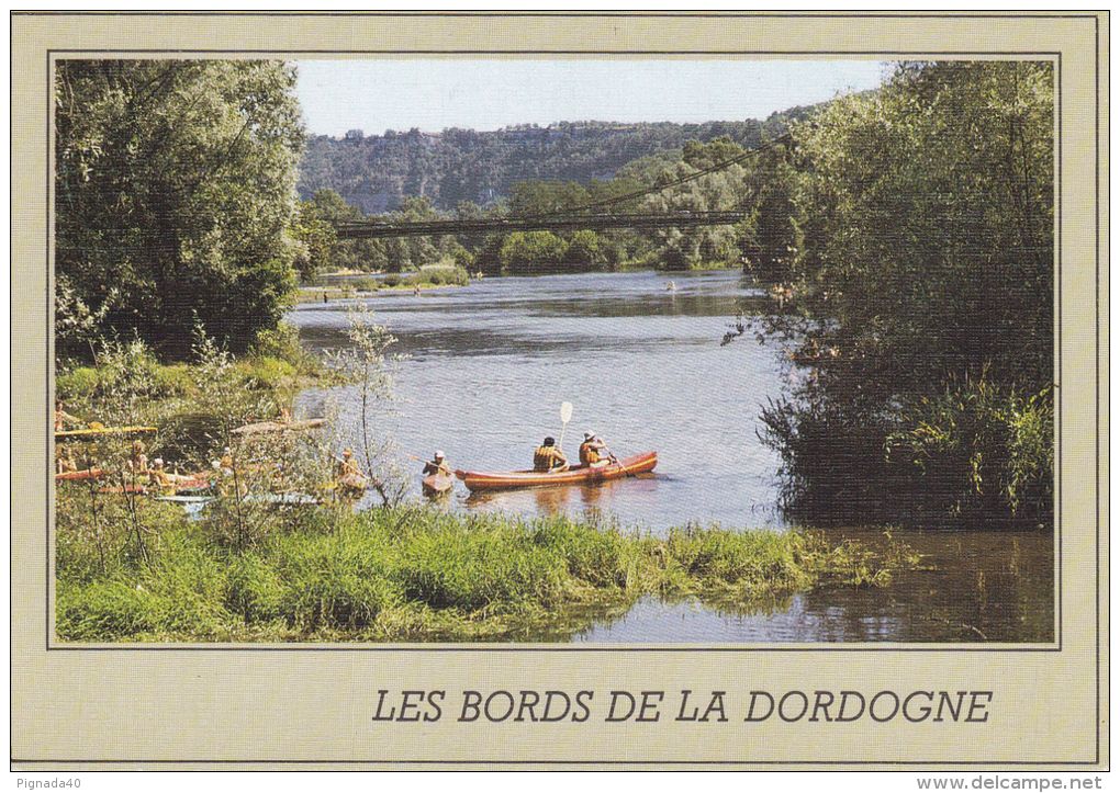 Cp , RÉGIONS , AQUITAINE , Promenade En Dordogne , Près D'un Ancien Pont Suspendu , Canoés - Aquitaine