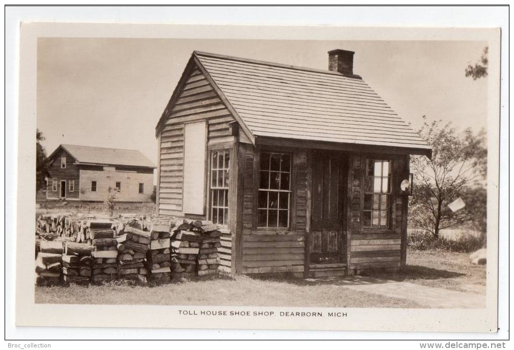 Dearborn, Michigan, Toll House Shoe Shop, Artcraft Photo Co. - Dearborn