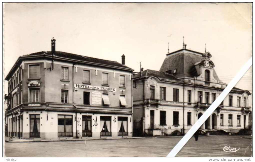 Châtillon-sur-Chalaronne, L'hôtel De L'Europe, La Poste Et L'Hôtel De Ville. - Châtillon-sur-Chalaronne