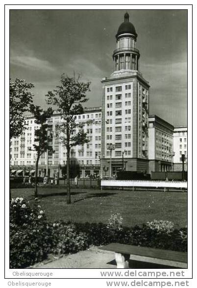 BERLIN  EN 1960?  EAST BERLIN EST  PORTE DE FRANCFURT KARL MARX ALLEE  IN THE SOVIET SECTOR   TOP - Muro Di Berlino