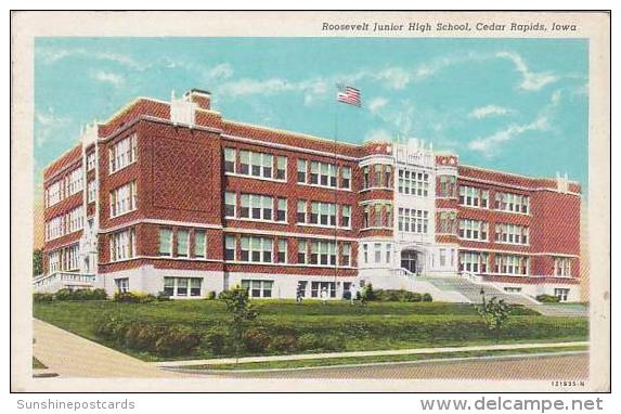 Iowa Cedar Rapids Roosevelt Junior High School 1945 - Cedar Rapids