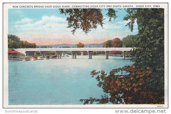 Iowa Sioux City New Concrete Bridge Over Sioux River Connecting Sioux City And South Dakota - Sioux City