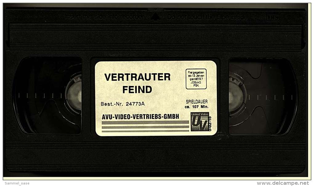 VHS Video  -  Vertrauter Feind  -  Mit : Harrison Ford, Brad Pitt, Margaret Colin, Ruben Blades  -  Von 1999 - Action, Adventure