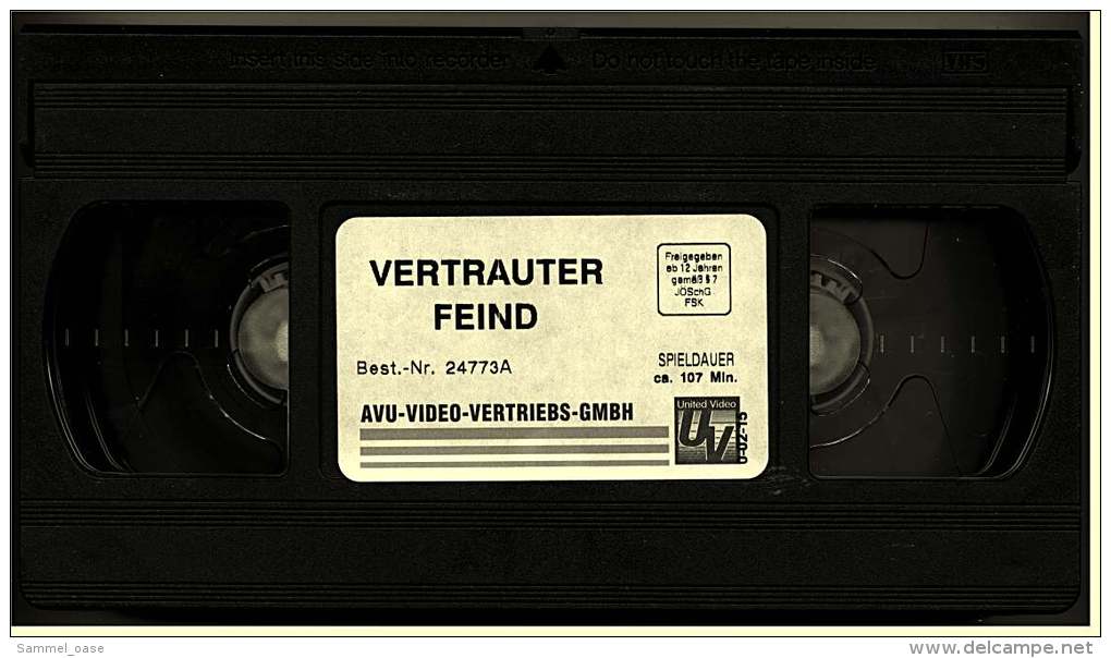 VHS Video  -  Vertrauter Feind  -  Mit : Harrison Ford, Brad Pitt, Margaret Colin, Ruben Blades  -  Von 1999 - Action & Abenteuer