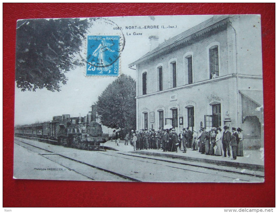 44 - NORT SUR ERDRE - LA GARE - TRAIN EN GARE - PLAN RARE - - Nort Sur Erdre