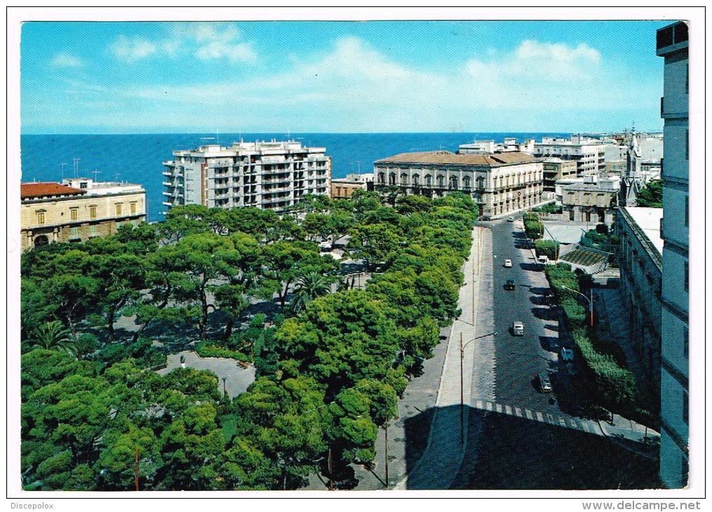 Y960 Molfetta (Bari) - Scorcio Di Piazza Garibaldi / Viaggiata 1968 - Molfetta