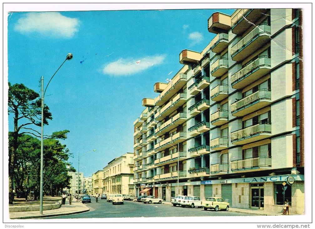 Y963 Molfetta (Bari) - Piazza Garibaldi - Auto Cars Voitures / Viaggiata 1968 - Molfetta