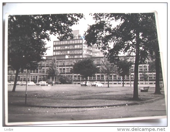 Duitsland Deutschland Germany Allemagne NRW Krefeld Building With Cars PKW - Krefeld