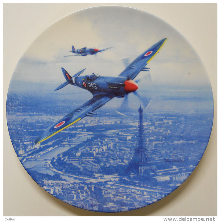 Ww2 Spitfire Sur La Tour Eiffel Assiette Décorative Limited Edition Celebration Over Paris Diametre 20.5cm - 1939-45