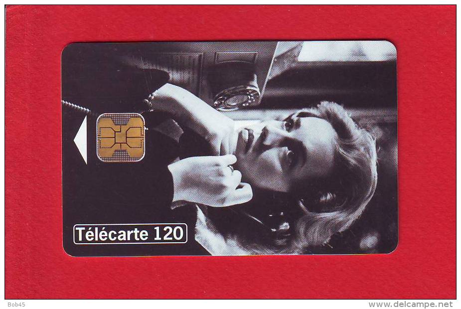 379 - Telecarte Publique Telephone Et Cinema 10  Jeanne Moreau (F700) - 1996