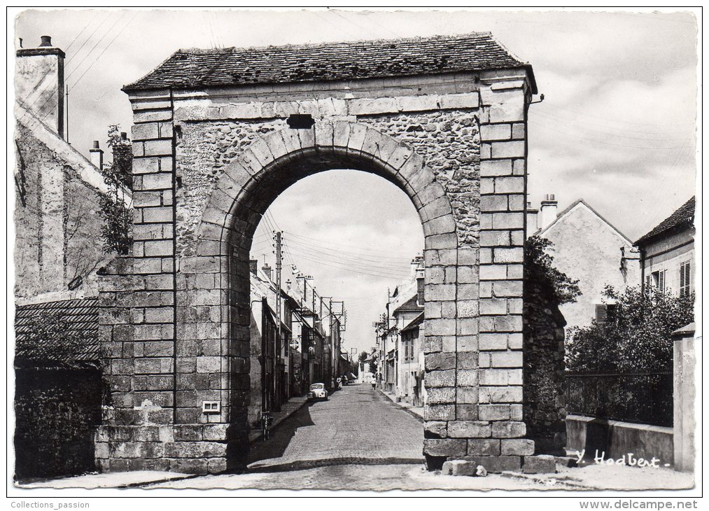 CP, 77, FONTENAY-TRESIGNY, La Porte Dite "d'en Bas", Voyagé En 1961 - Fontenay Tresigny