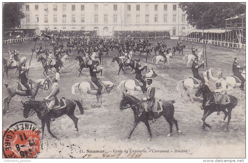 Cp , MILITARIA , Saumur , École De Cavalerie, Carroussel , Doublé - Caserme