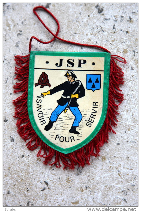 Fanion Des Jeunes Sapeurs Pompiers - Drapeaux