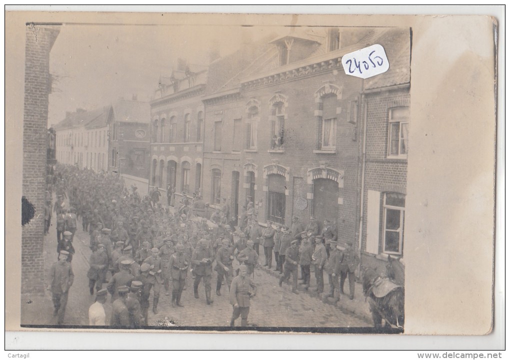 CPA-24050- Militaria- Seltene Fotokarte Eines Eintrittes Deutscher Truppen In Eine Zu Ortende Stadt-Envoi Gratuit - Guerre 1914-18