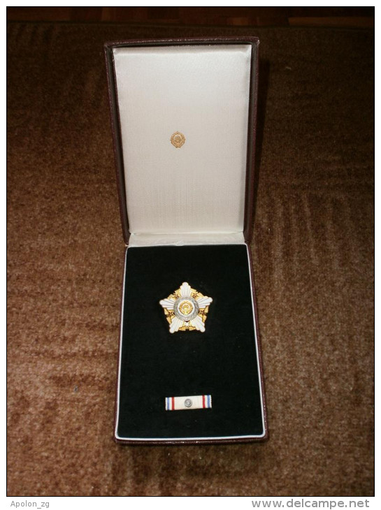 YUGOSLAVIA , Brand new ! ORDER OF REPUBLIC WITH SILVER WREATH IN CASE , II CLASS