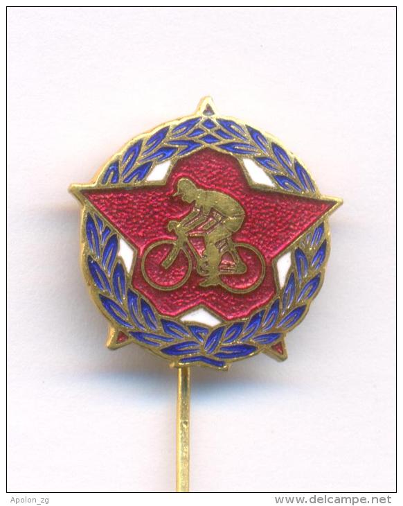 CYCLING FEDERATION OF YUGOSLAVIA , Very Well Made &#8203;&#8203;enamelled Badge From 1970th. - Cyclisme