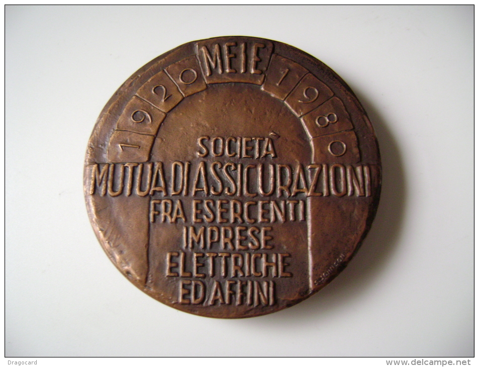 1920  - 1980   MEIE  SOCIETA  MUTUA ASSICURAZIONE  ESERCENTI IMPRESE ELETTRICHE   MEDAGLIA BIG MEDAL - Professionnels/De Société