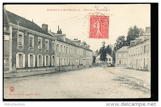 10 MARCILLY LE HAYER / Place De La Gendarmerie / - Marcilly