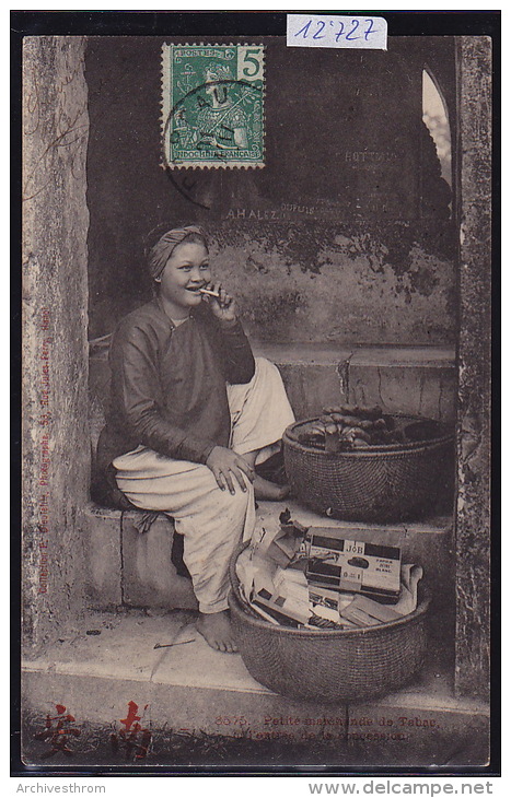 Tonkin : Petite Marchande De Tabac, à L'entrée De La Concession Ca 1905 - Timbres Indochine Française 1905 (12´727) - Viêt-Nam