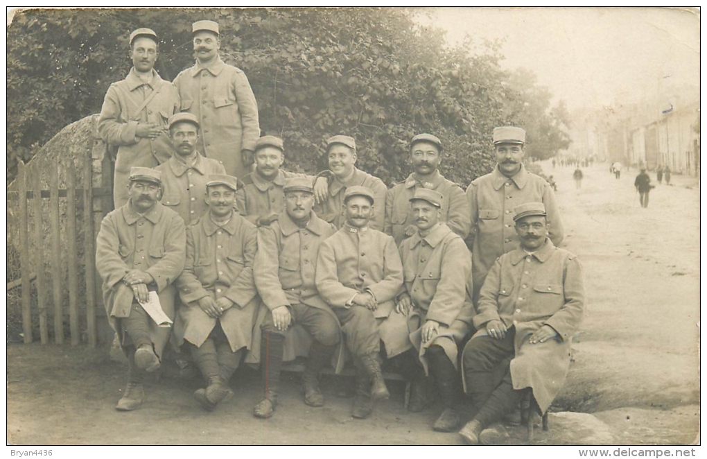 Carte Photo - Groupe De Poilus Du 353 ème Régiment D´Artillerie ,réserve Du 53 ème R.A  - Clermont-Ferrand(voir 2 Scans) - Oorlog 1914-18