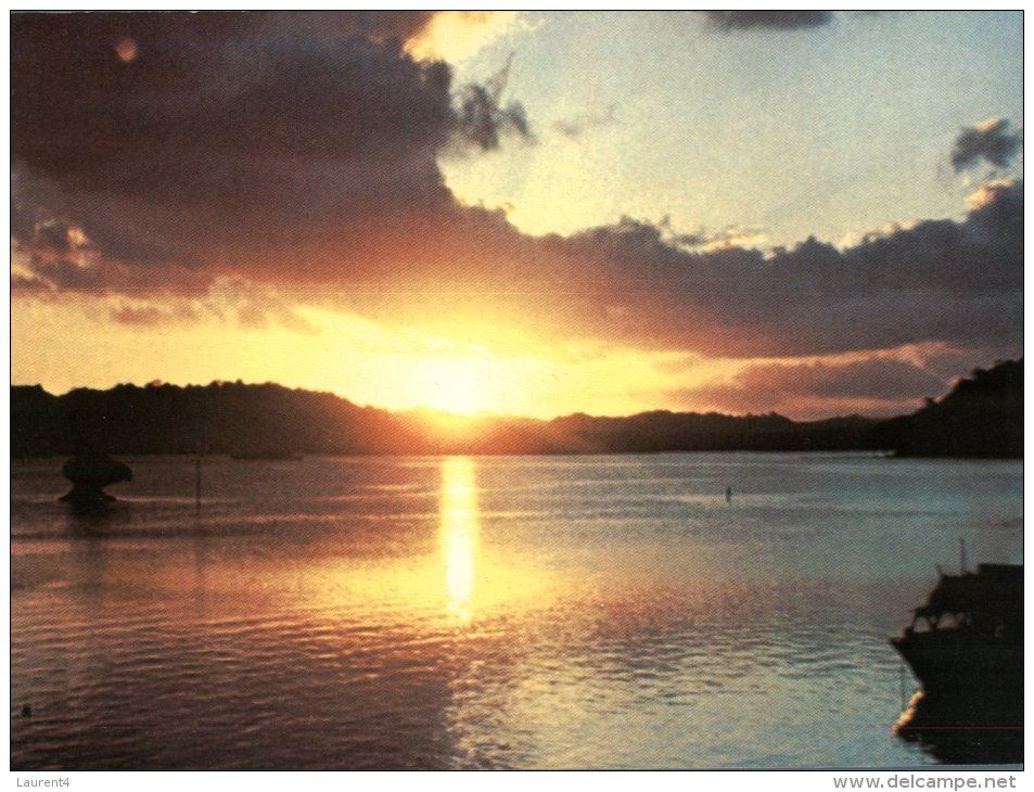 (101) Fidji - Fiji Sunrise Over Ocean - Fidji