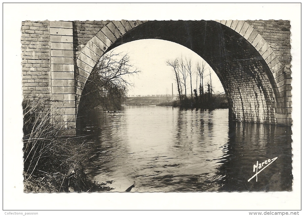 Cp, 72, La Suze, La Sarthe Vue Sous Le Pont De Chemin De Fer - La Suze Sur Sarthe