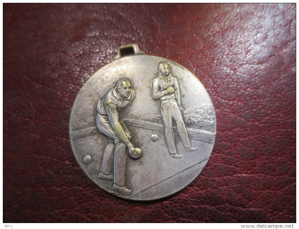 MEDAILLE - JOUEURS DE BOULES    - VOIR PHOTOS - Pendentifs