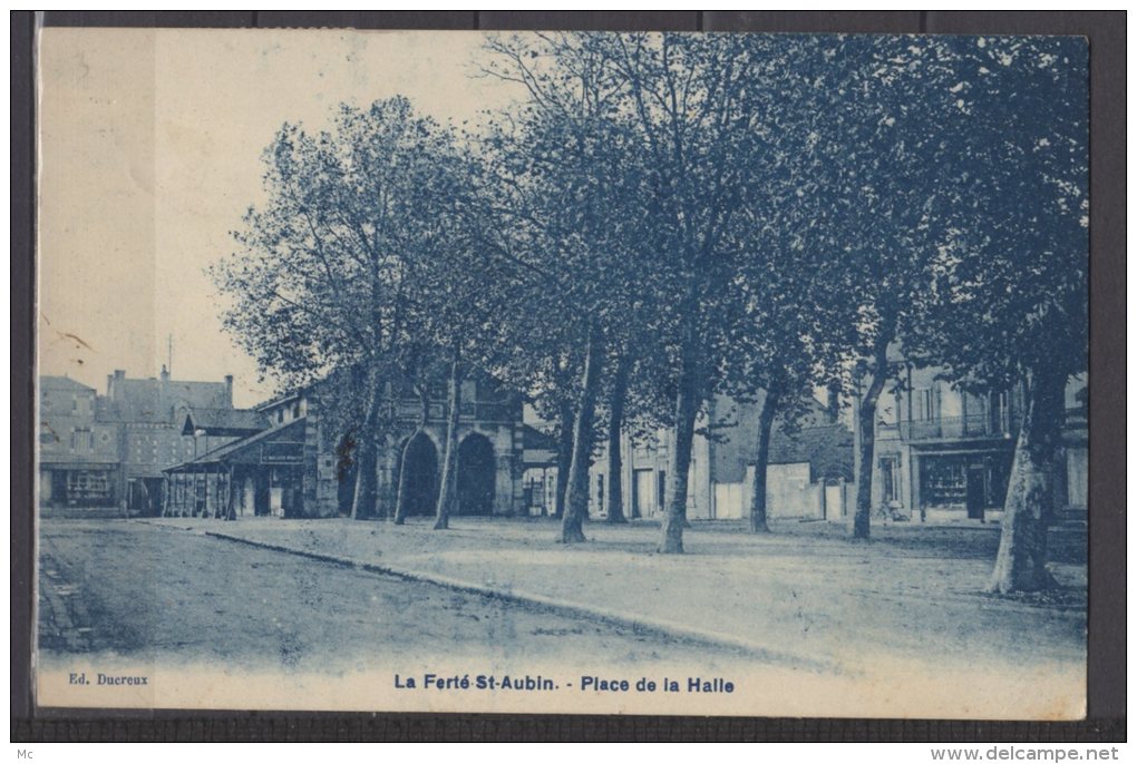 45 - La Ferté St Aubin - Place De La Halle - La Ferte Saint Aubin