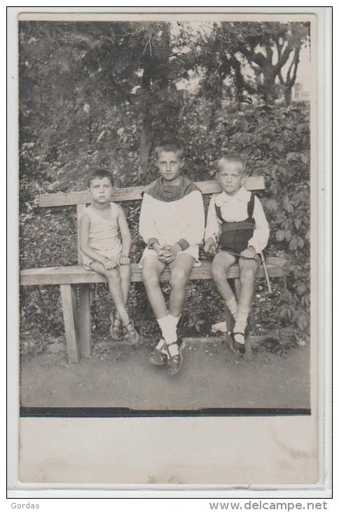 Moldova - Bessarabia - Tighina - Bender - Child - Parc - 1934 - His. Romania - Moldavie