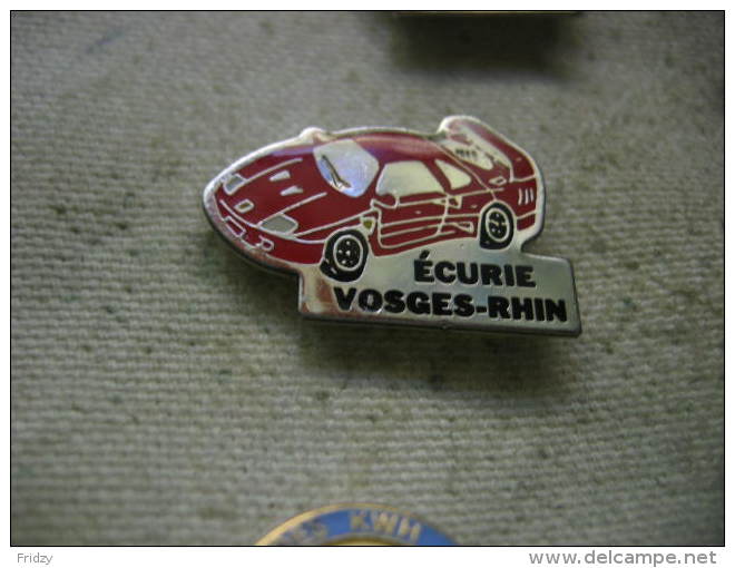 Pin´s Voitures De Compétition, Ferrari, Ecurie VOSGES-Rhin - Ferrari