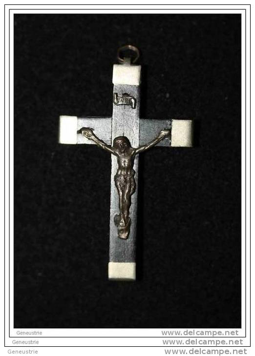 Joli Pendentif Crucifix Jésus Christ Métal Et ébène - Christus Kruzifix - Religion & Esotérisme