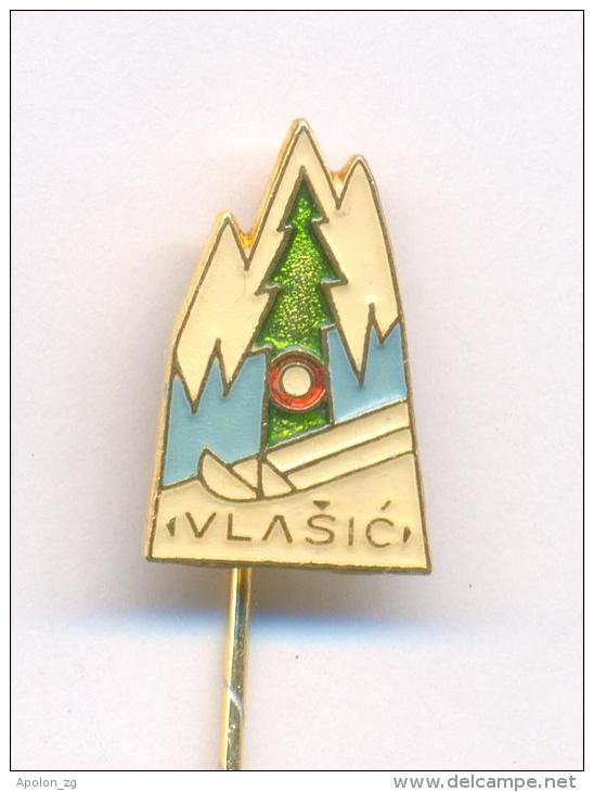 CLIMBING Mountaineering ALPINISM BOSNIA, Club VLASIC From TRAVNIK * Oldest Club In Bosnia Founded 1927. Rare Pin - Alpinism, Mountaineering