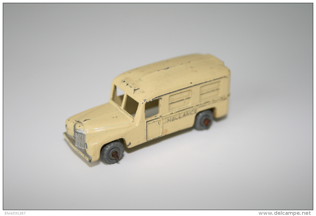 Matchbox Lesney 14A DAIMLER AMBULANCE - Regular Wheels, Issued 1956 - Matchbox