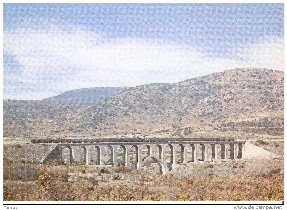 POSTAL DE ESPAÑA DE UN TREN SOBRE EL VIADUCTO DE LOZOYA  (TREN-TRAIN-ZUG) COLECCION RENFE - Trenes