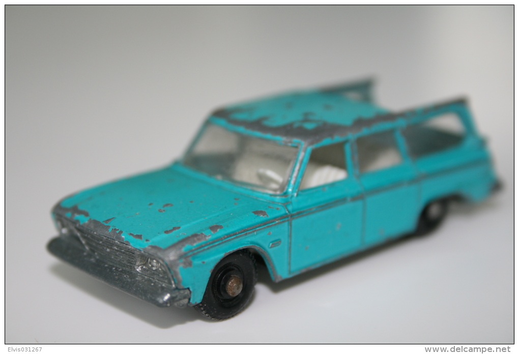 Matchbox Lesney 42B2 STUDEBAKER LARK WAGONAIRE - Regular Wheels, Issued 1965 - Matchbox