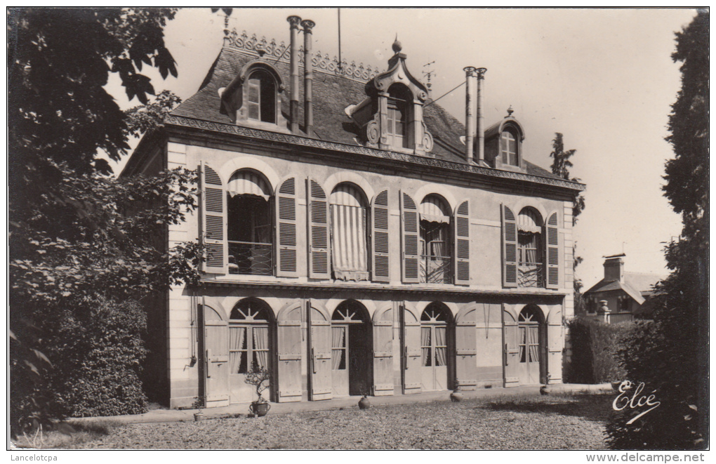 64 - PONTACQ / LE CHATEAU POQUE - Pontacq