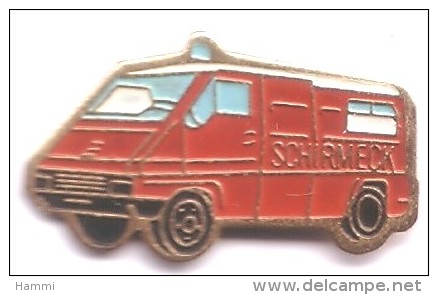 PO111 Pin´s Pompier Pompiers SCHIRMECK Vehicule Secours Alsace Achat Immediat - Pompiers