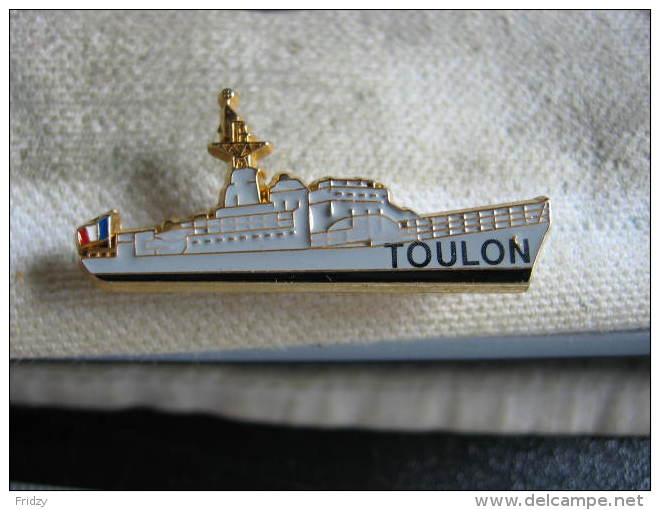 Pin´s MILITARIA Marine Nationale, Bateau LE TOULON - Schiffahrt