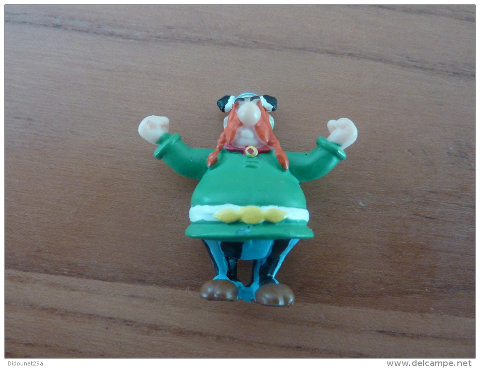 Figurine "Abraracourcix" (bridelix Plastoy 1999) GOSCINNY - UDERZO (Asterix) Hauteur : 4 Cm - Astérix & Obélix