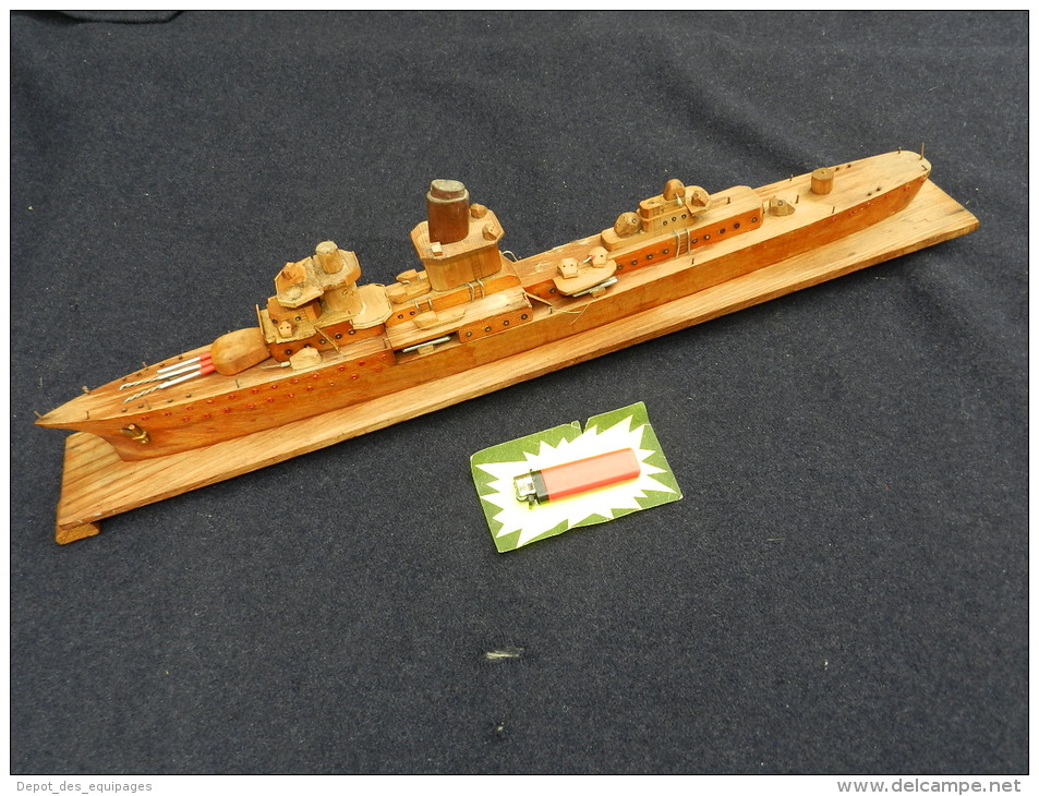 ANCIENNE MAQUETTE TORPILLEUR 39-45  à Voir !!!!!!!!!!!!!!!!! - Bateaux