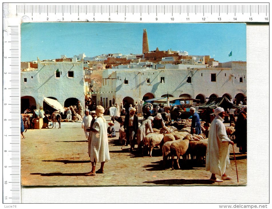 ALGERIE  -  GHARDAIA - La Place Du Marché - Ghardaia